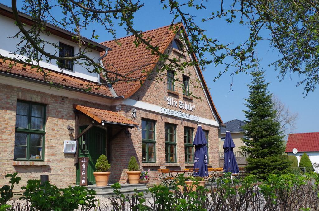 Pension & Restaurant "Alte Schule" Kluis Exterior foto