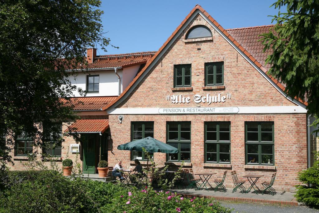Pension & Restaurant "Alte Schule" Kluis Exterior foto