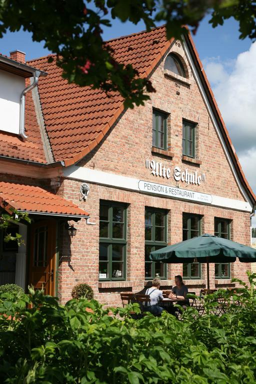 Pension & Restaurant "Alte Schule" Kluis Exterior foto