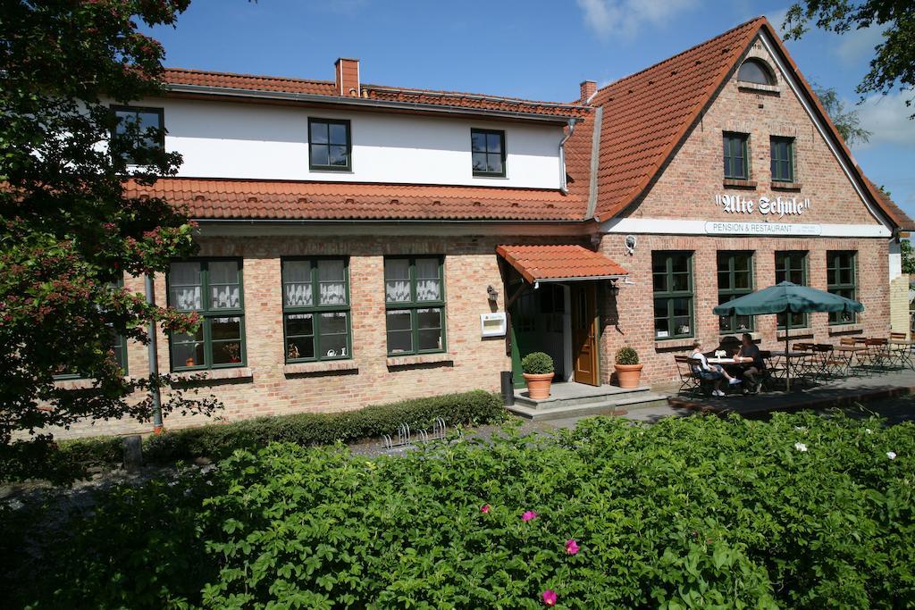 Pension & Restaurant "Alte Schule" Kluis Exterior foto